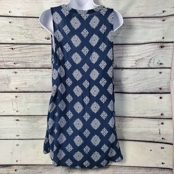 Daytrip Sleeveless Blouse Women’s Medium Blue White Boho Print Keyhole Tank Top - Picture 3 of 6